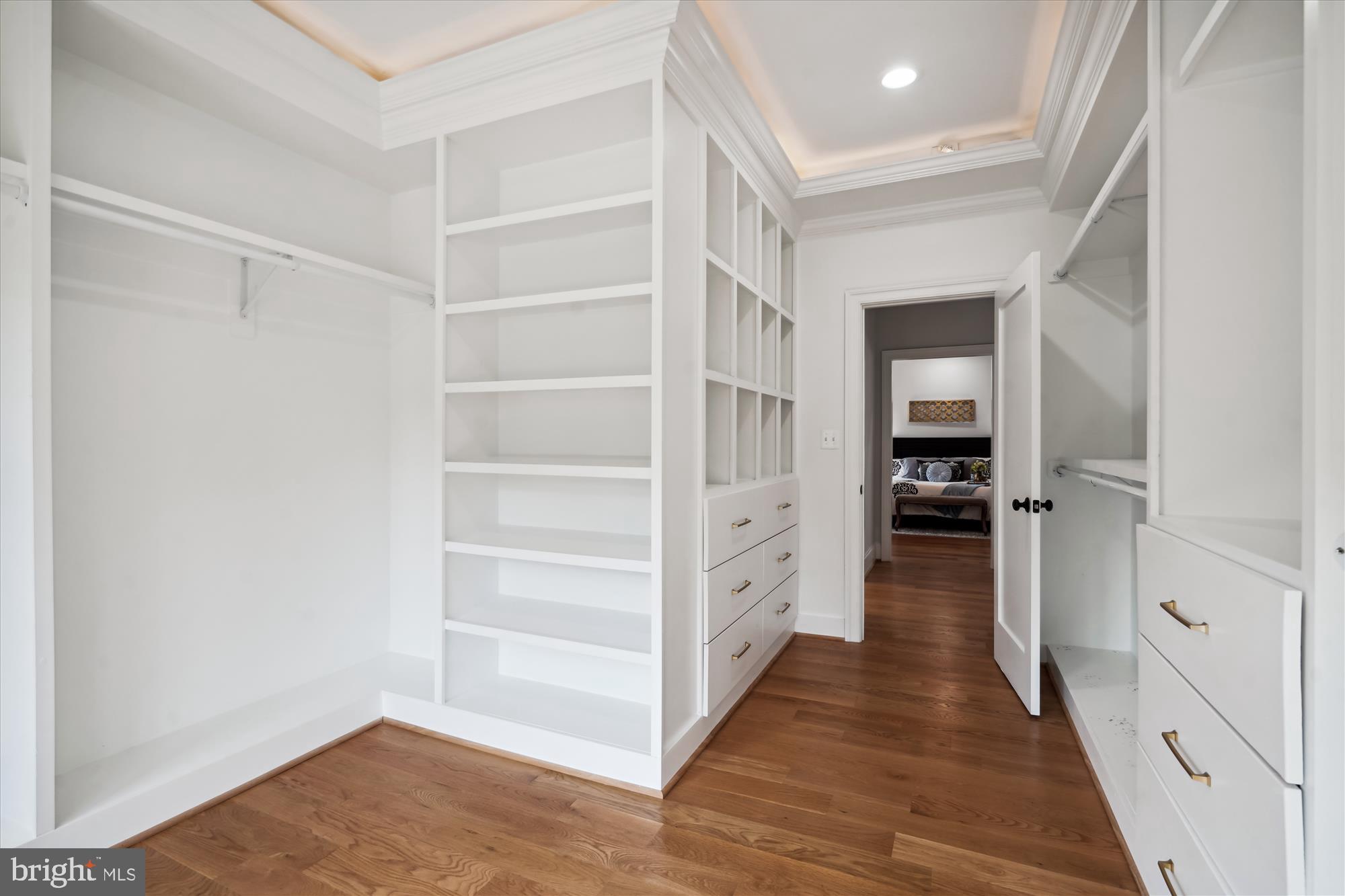 1606 Brookside Road McLean, VA 22101 - Photo 27 of 53 Massive walk in closet