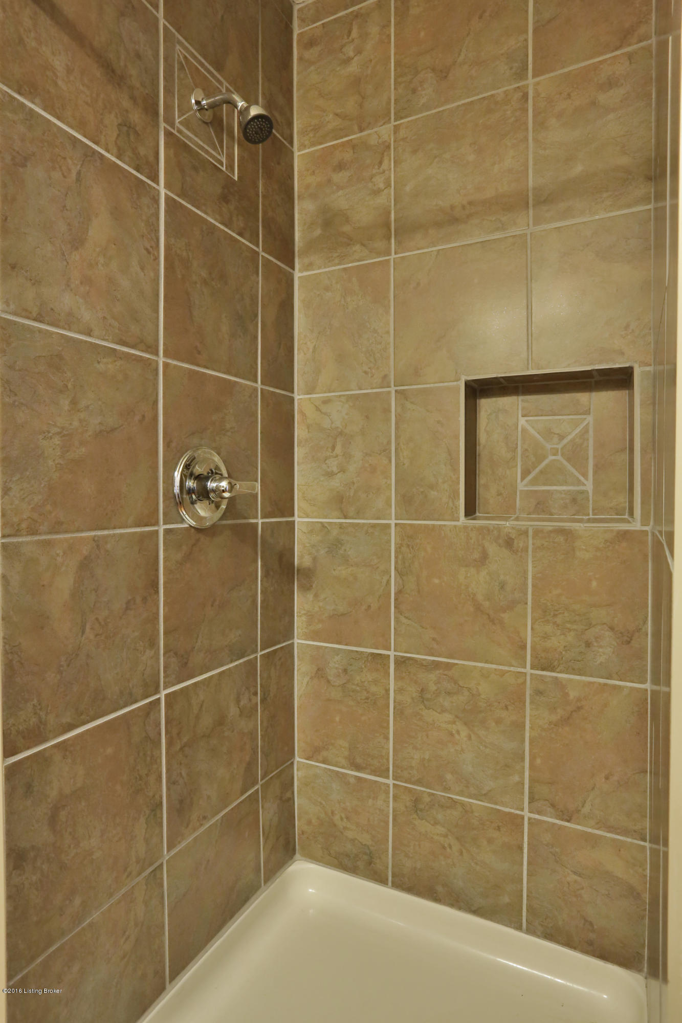 7275 Vigo Road Bagdad, KY 40003 - Photo 24 of 36 Guest-Bathroom-Shower