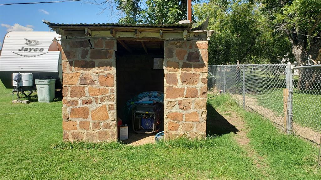 1440 South Keller Road Mineral Wells, TX 76067 - Photo 6 of 24 a view of pool with garden
