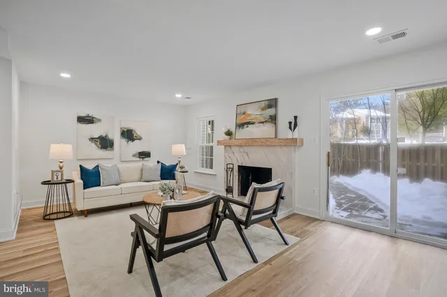 $674,000 | 6143 Green Hollow Court, Springfield, VA 22152