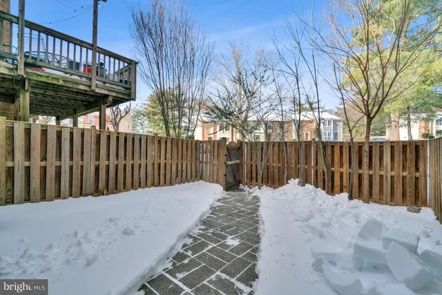 $674,000 | 6143 Green Hollow Court, Springfield, VA 22152