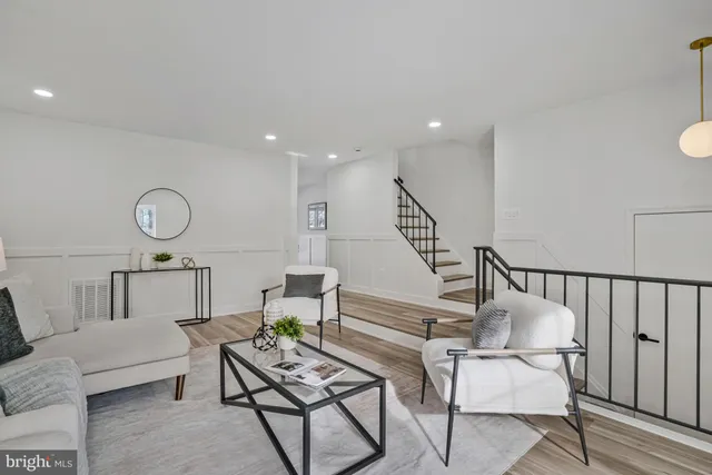 $674,000 | 6143 Green Hollow Court, Springfield, VA 22152