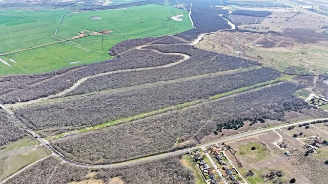 $949,900 | 850 East Malloy Bridge Road, Seagoville, TX 75159