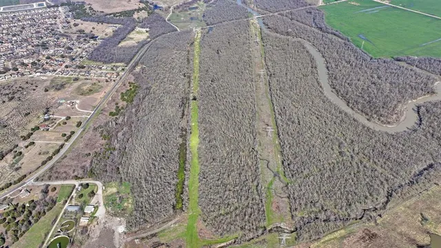 $949,900 | 850 East Malloy Bridge Road, Seagoville, TX 75159