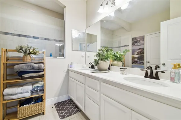 $489,000 | 1241 Florablu Drive, Seffner, FL 33584