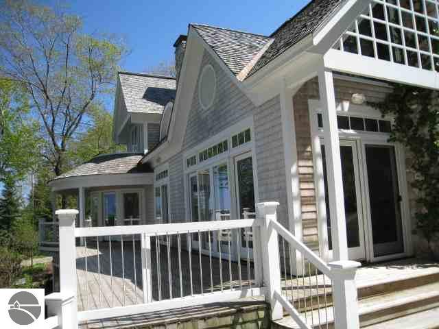 675 North Stony Point Road Suttons Bay, MI 49682 - Photo 12 of 13 1703002-11.JPG