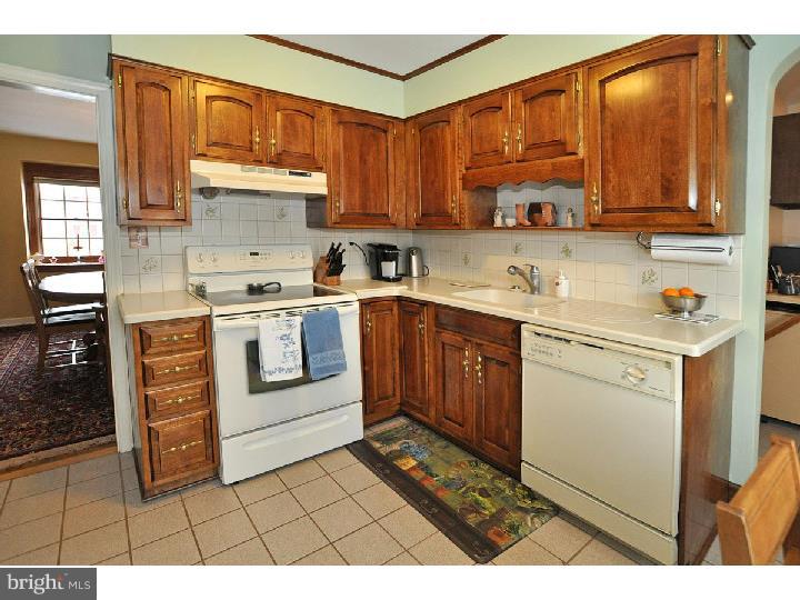 126 Garden Road Oreland, PA 19075 - Photo 9 of 25 Gallery Image 9