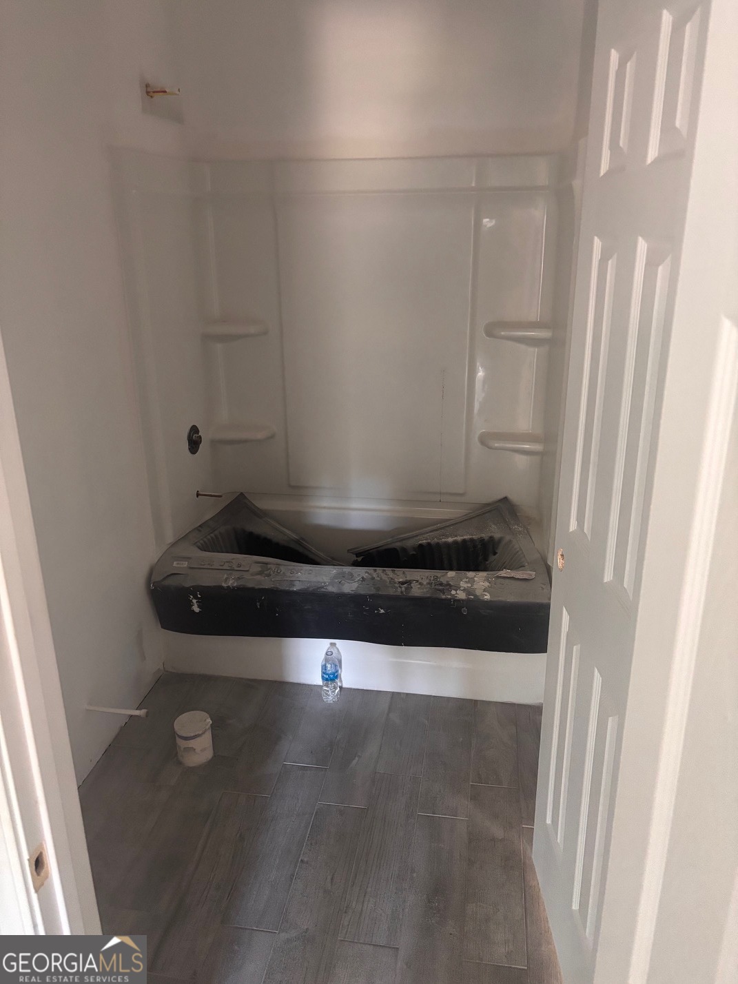 6895 Magnolia Street Lithonia, GA 30058 - Photo 15 of 20 main upstairs bathroom