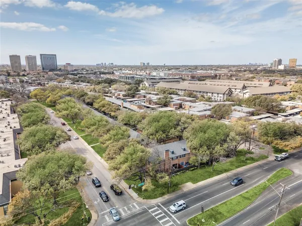 $219,000 | 6027 East University Boulevard, Unit 215, Dallas, TX 75206