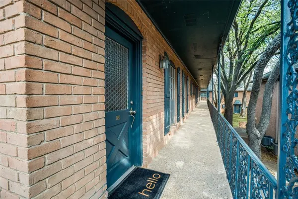 $219,000 | 6027 East University Boulevard, Unit 215, Dallas, TX 75206