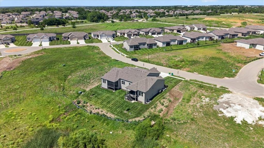 9468 Shady Bend Road Lenexa, KS 66227 - Photo 53 of 58
