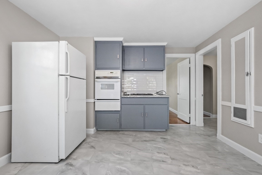 12-14 Elson Road Waltham, MA 02451 - Photo 8 of 35