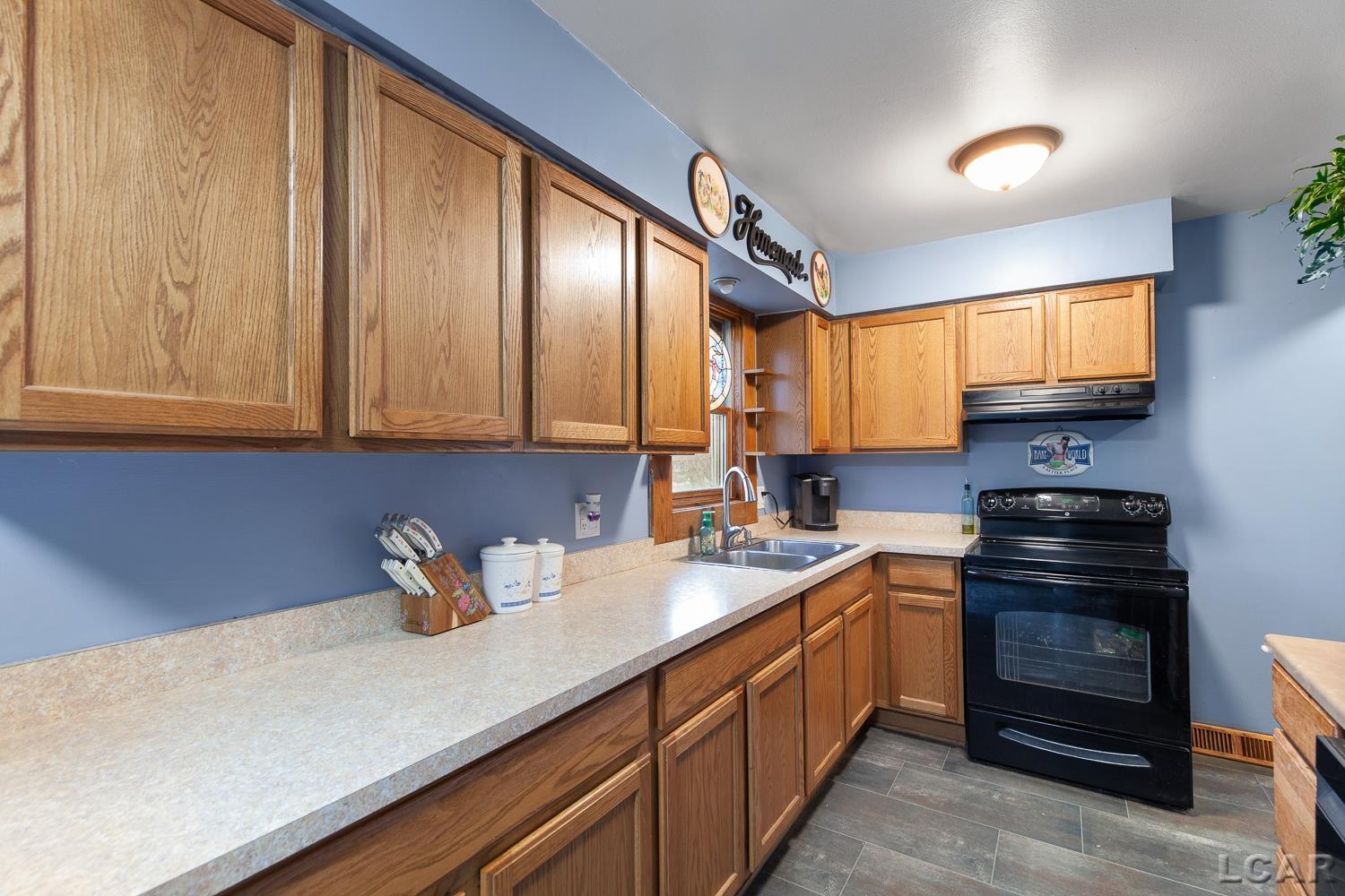 2650 Sutton Road Adrian, MI 49221 - Photo 8 of 39 Gallery Image 8