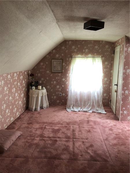 1021 Hamil Road Verona, PA 15147 - Photo 11 of 21 BEDROOM ON UL