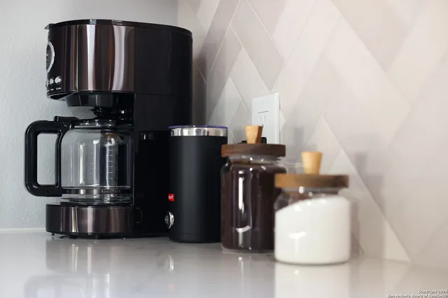 $2,000 | 910 Denver Boulevard, San Antonio, TX 78210