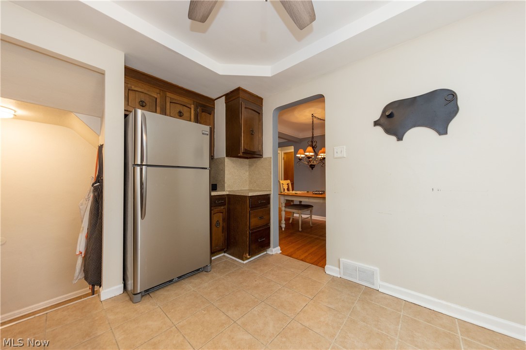 944 Richmond Road Cleveland, OH 44124 - Photo 11 of 32