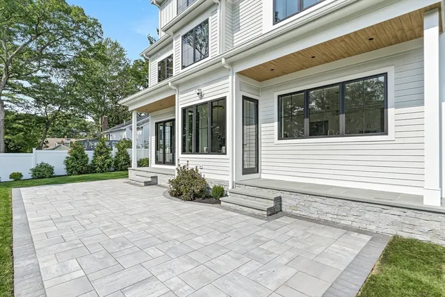 $3,250,000 | 190 Brookline Street, Needham, MA 02492