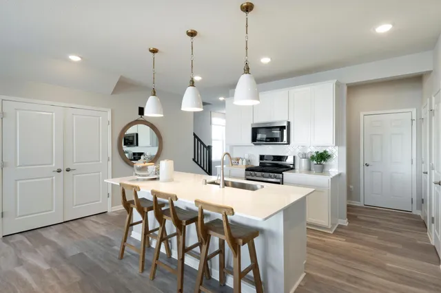 $369,990 | 4745 Airlake Drive, Woodbury, MN 55129