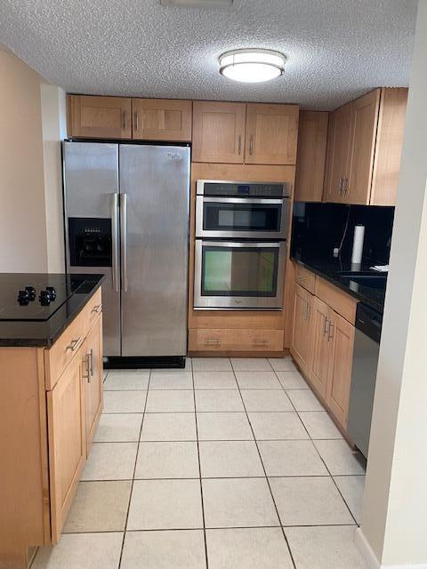 6332 La Costa Drive, Unit J Boca Raton, FL 33433 - Photo 4 of 18 IMG_3515