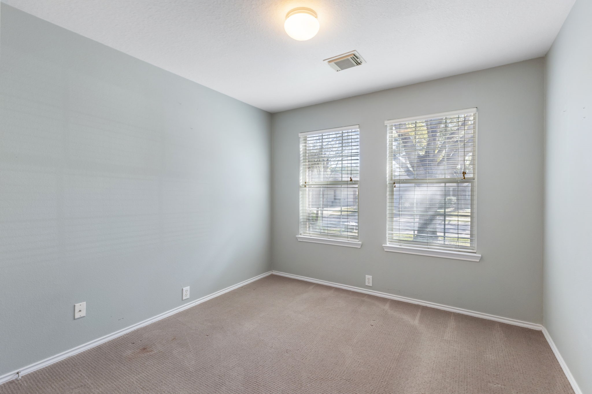 4815 Rustic Field Lane Katy, TX 77449 - Photo 34 of 47 an empty room with a window