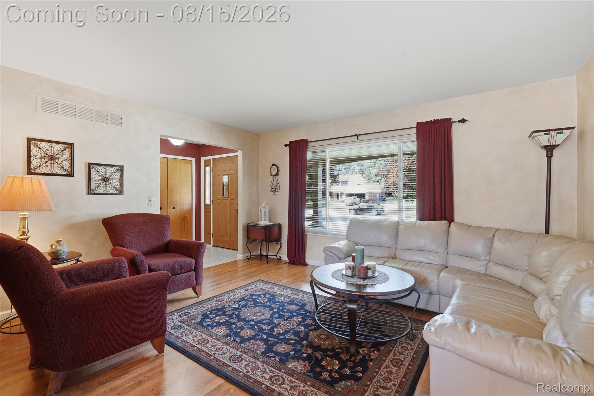18656 Gill Road Livonia, MI 48152 - Photo 8 of 52 8.jpg