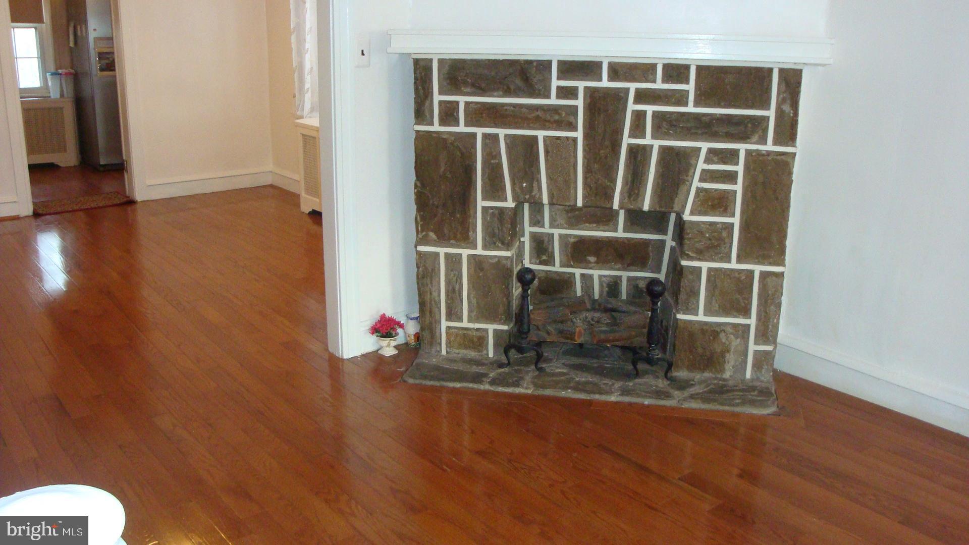 369 Wembly Road Upper Darby, PA 19082 - Photo 4 of 21