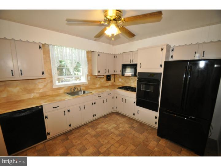 716 Hill Road Philadelphia, PA 19128 - Photo 7 of 17 Gallery Image 7