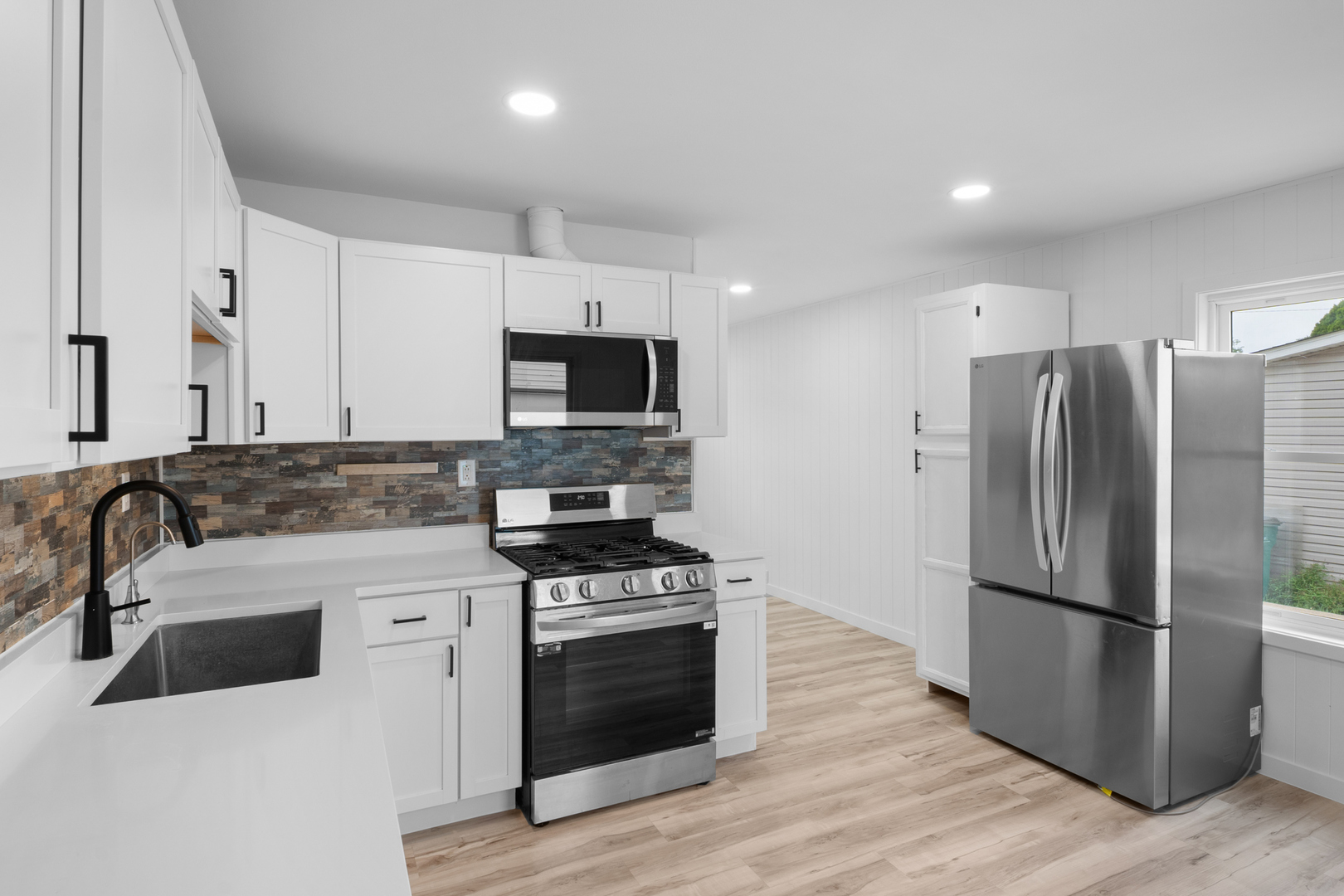 401 Kenyon Avenue Romeoville, IL 60446 - Photo 4 of 23