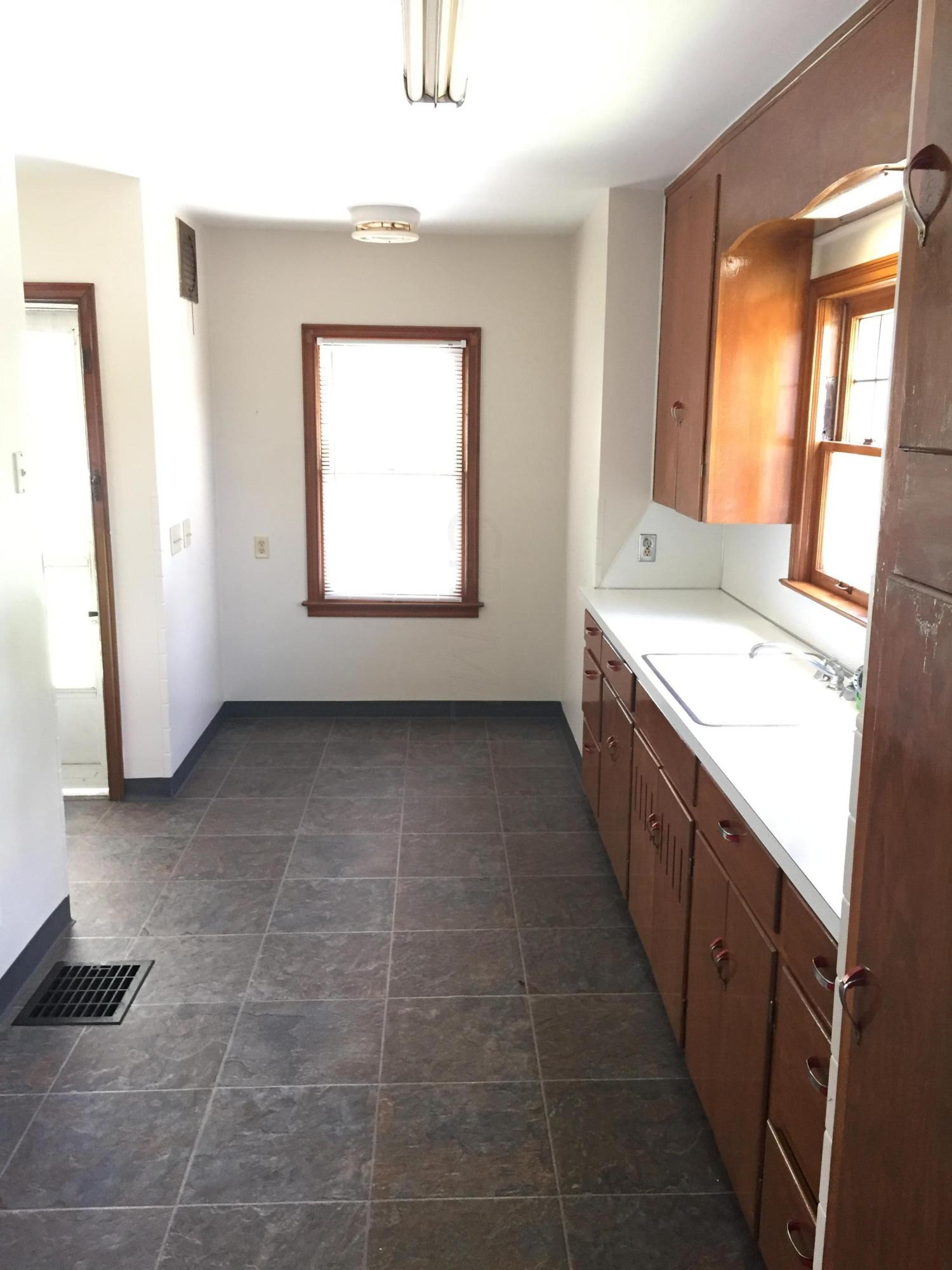 1291 Lockbourne Road Columbus, OH 43206 - Photo 3 of 7