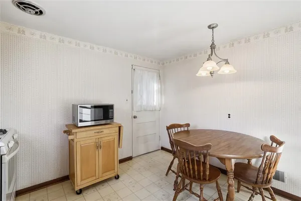 $154,900 | 2503 Poinsettia Drive, White Oak, PA 15131