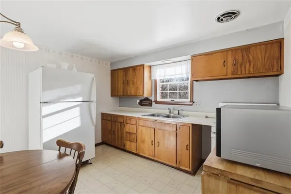 $154,900 | 2503 Poinsettia Drive, White Oak, PA 15131