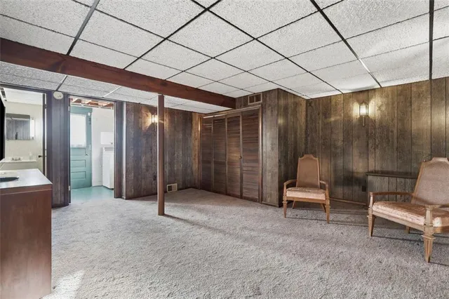 a view of a livingroom with furniture
