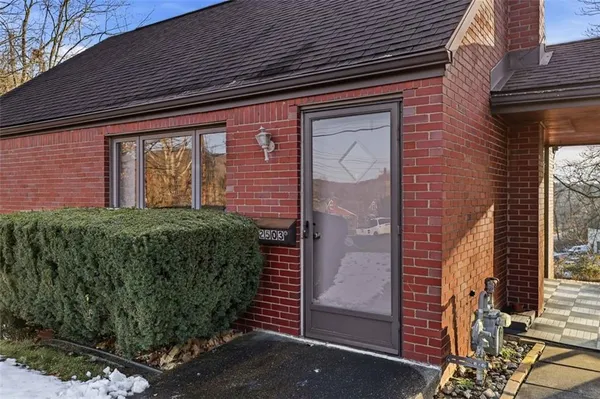 $154,900 | 2503 Poinsettia Drive, White Oak, PA 15131