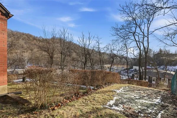 $154,900 | 2503 Poinsettia Drive, White Oak, PA 15131