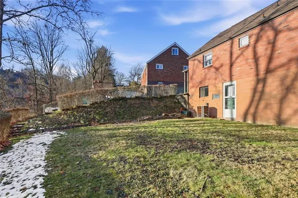 $154,900 | 2503 Poinsettia Drive, White Oak, PA 15131