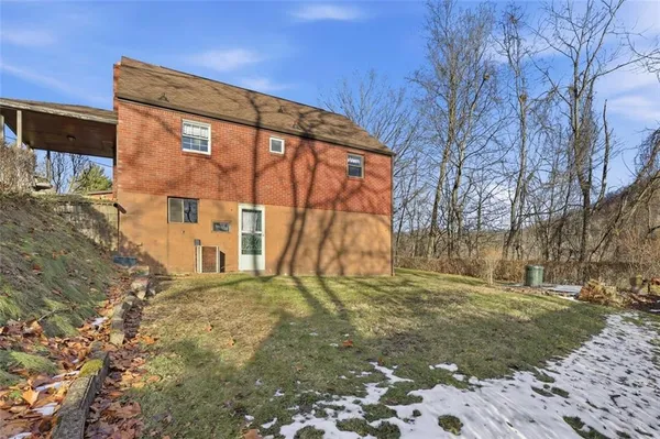 $154,900 | 2503 Poinsettia Drive, White Oak, PA 15131