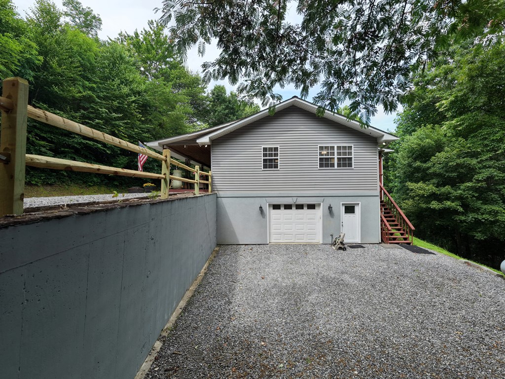 2228 Walls Mount Road Hiawassee, GA 30546 - Photo 3 of 53