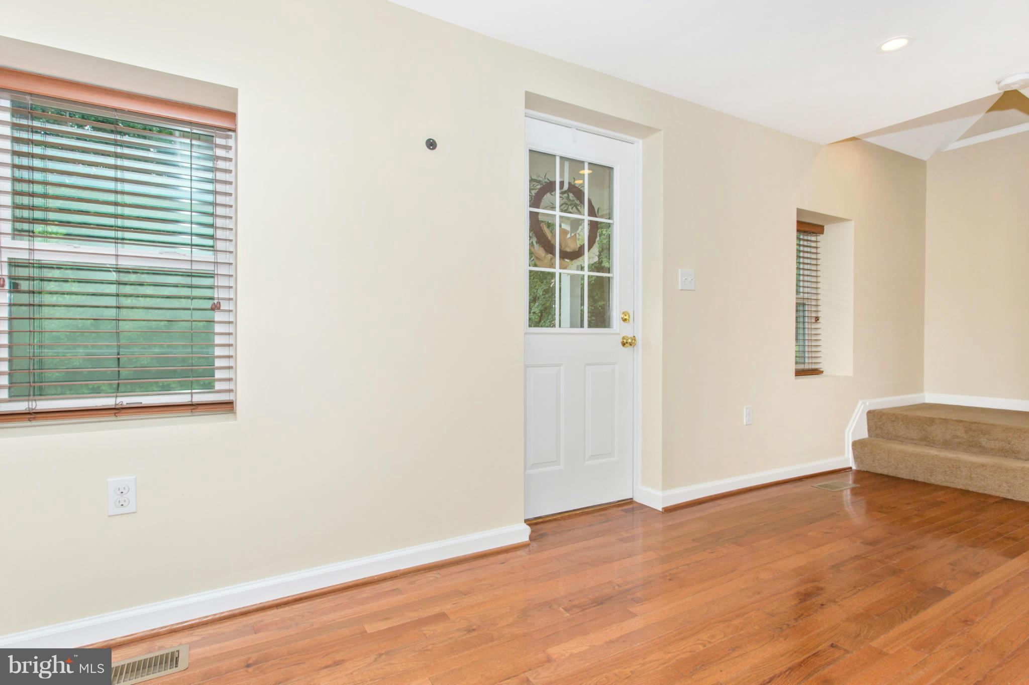 5024 Doubs Road Adamstown, MD 21710 - Photo 19 of 30 Living Room