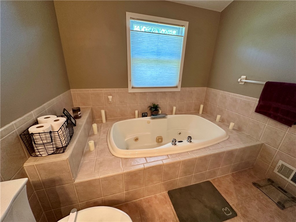 902 Copper Kettle Road Webster, NY 14580 - Photo 19 of 29 whirlpool tub