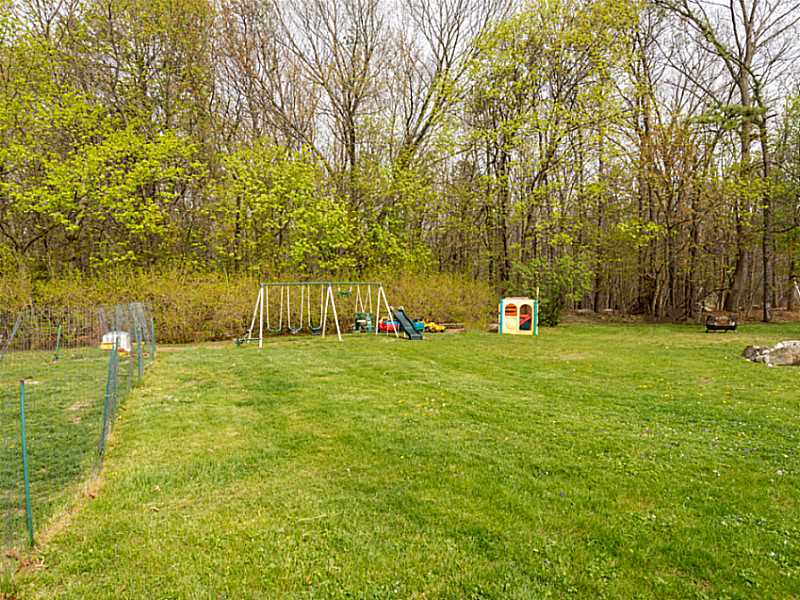 172 Cranston Street Woonsocket, RI 02895 - Photo 4 of 16 Yard/Garden.