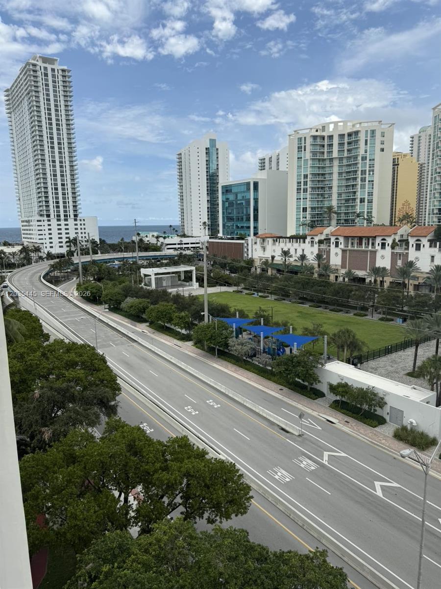 16909 North Bay Road, Unit 1020 Sunny Isles Beach, FL 33160 - Photo 10 of 37