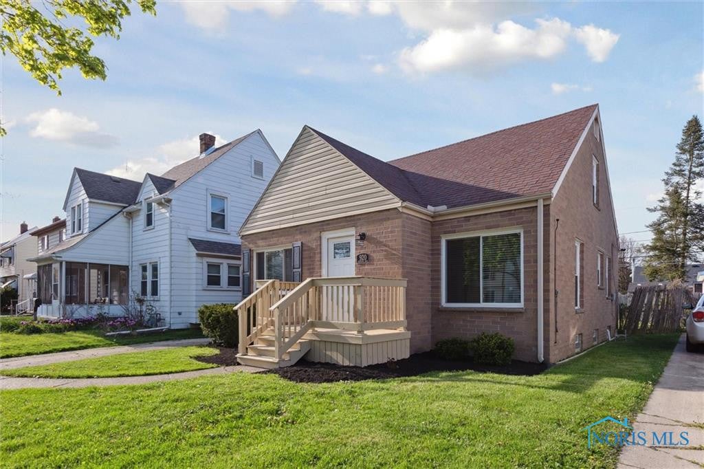920 Waybridge Road Toledo, OH 43612 - Photo 4 of 45 Gallery Image 4