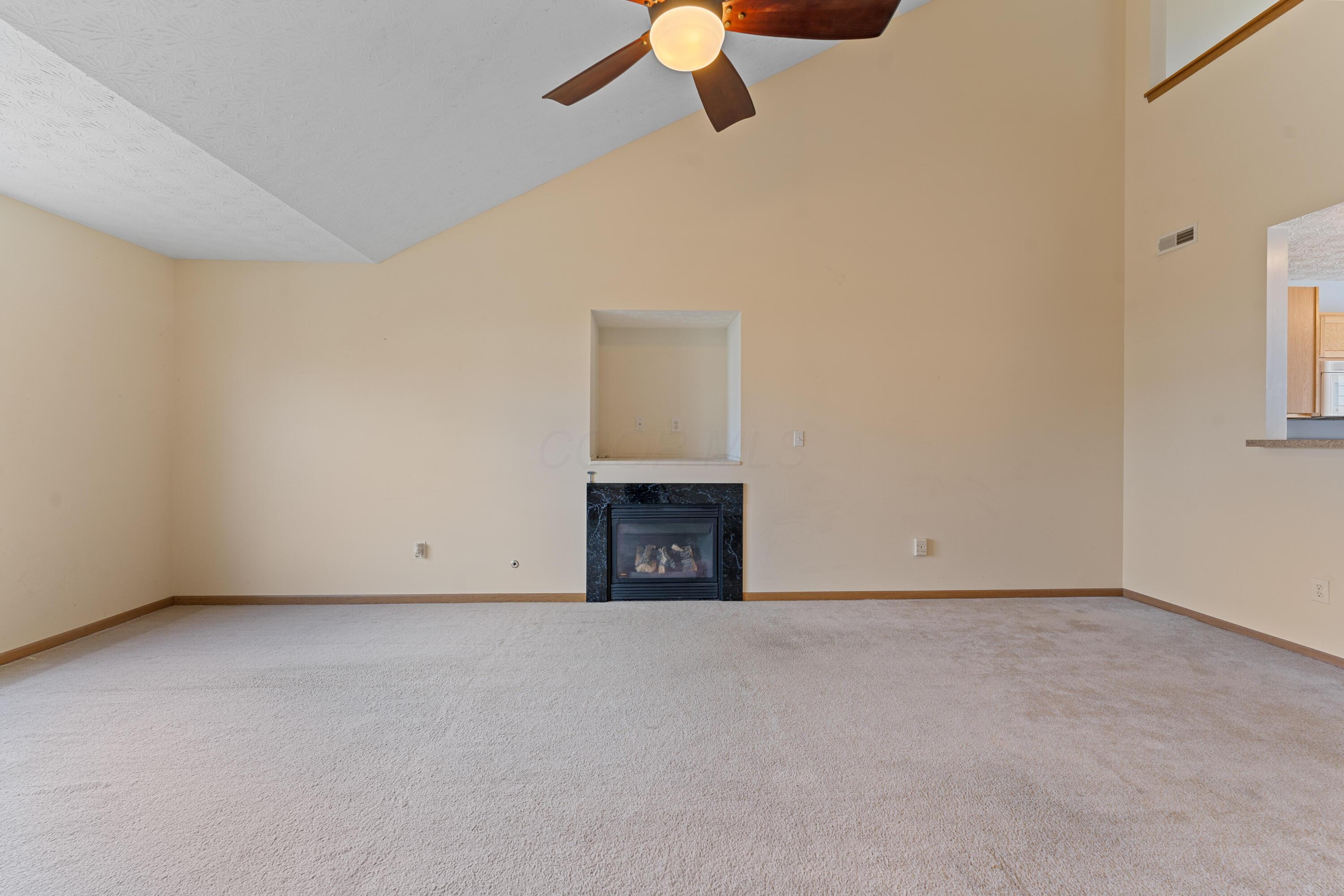 629 Rockets Street, Unit 144 Galloway, OH 43119 - Photo 11 of 40 10b - livingroom1