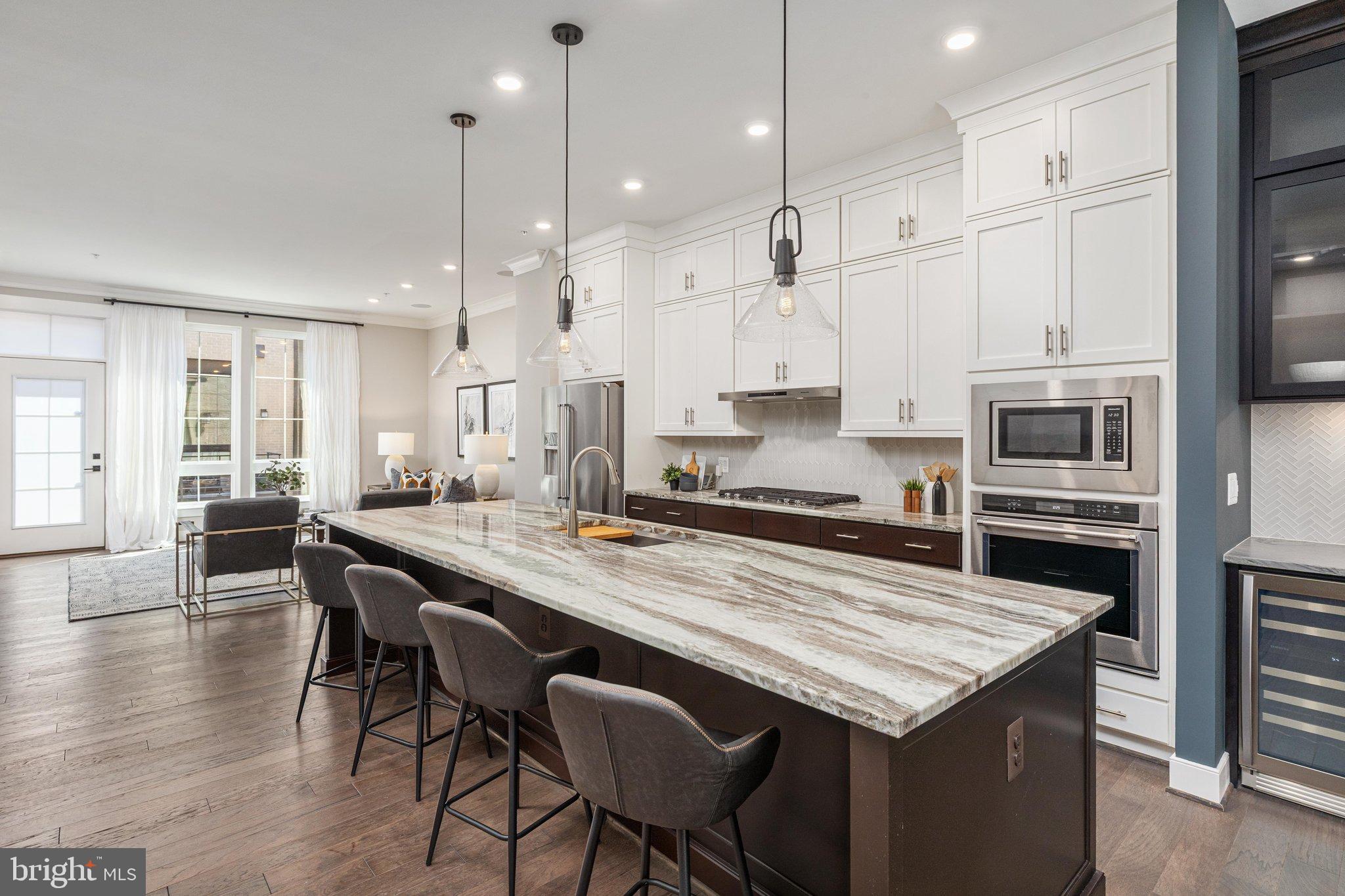 1876 Easterly Road Reston, VA 20190 - Photo 5 of 79 Kitchen | Main Level