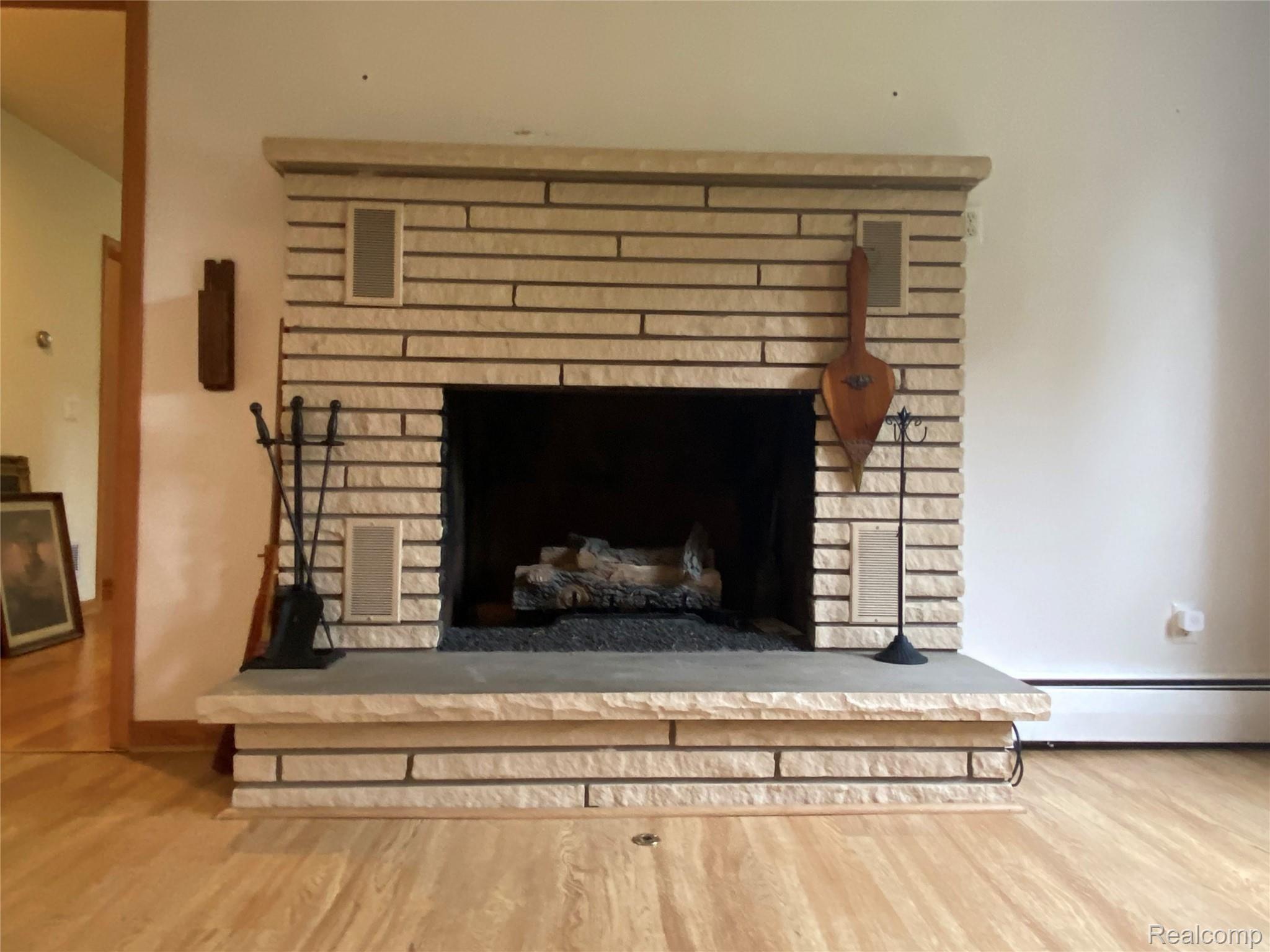 44780 Bemis Road Belleville, MI 48111 - Photo 20 of 55 family room