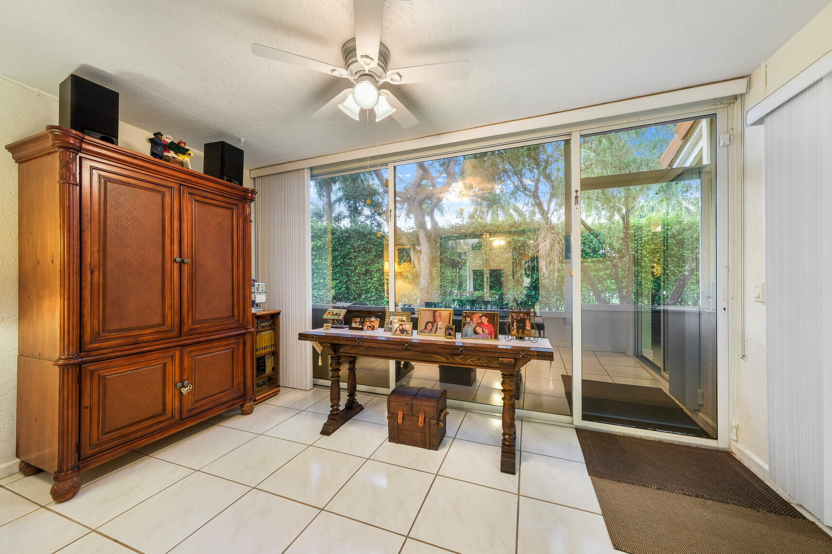 9986 Seacrest Circle, Unit A Boynton Beach, FL 33437 - Photo 13 of 29 13_7KWWncH
