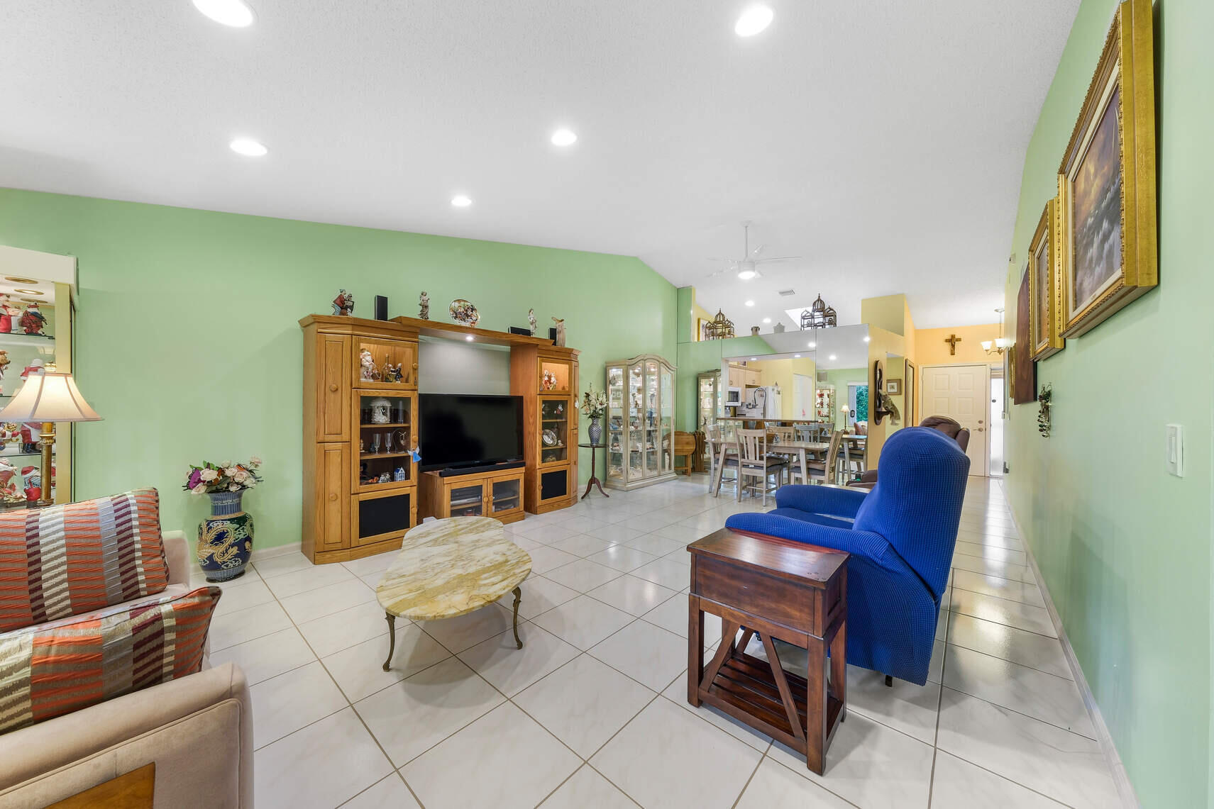 9986 Seacrest Circle, Unit A Boynton Beach, FL 33437 - Photo 2 of 29 07_NyKIVeP