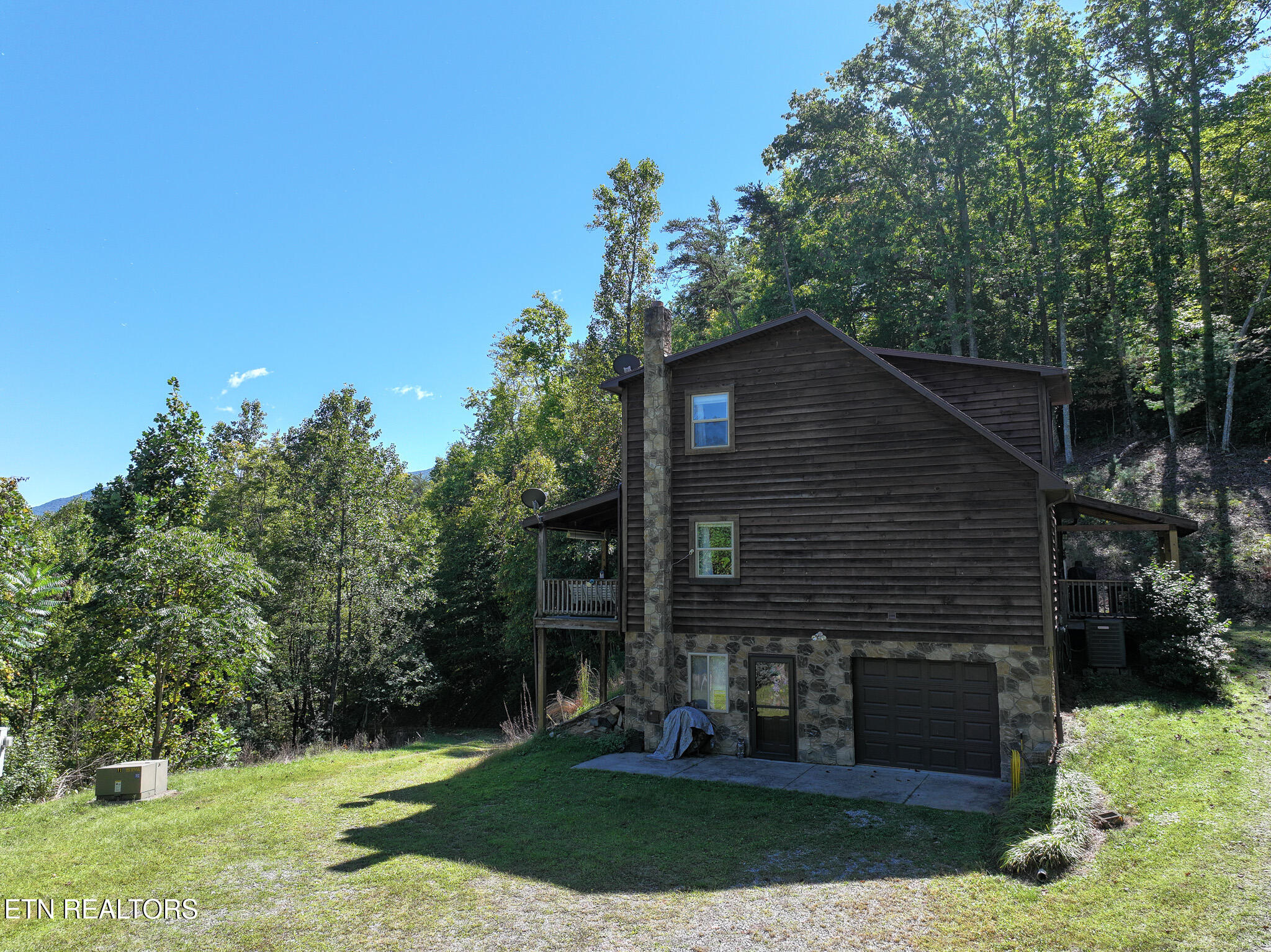 199 Pear Tree Way Del Rio, TN 37727 - Photo 7 of 59 DJI_20250929153935_0368_D