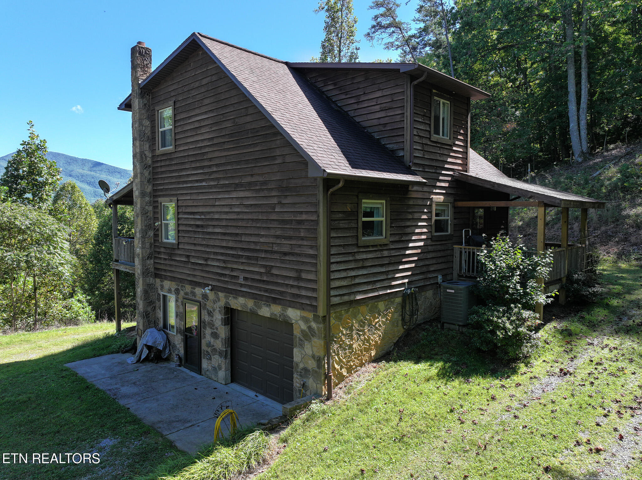 199 Pear Tree Way Del Rio, TN 37727 - Photo 8 of 59 DJI_20250929154009_0369_D