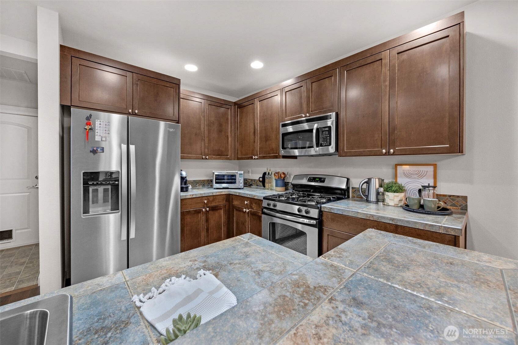 317 204th Place Southeast Bothell, WA 98012 - Photo 8 of 33